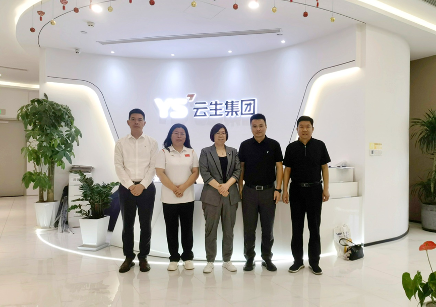 河北省石家庄市正定县领导一行莅临ag尊龙链接集团走访交流