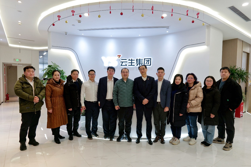 上海人才服务行业协会秘书长朱庆阳一行莅临ag尊龙链接集团走访交流