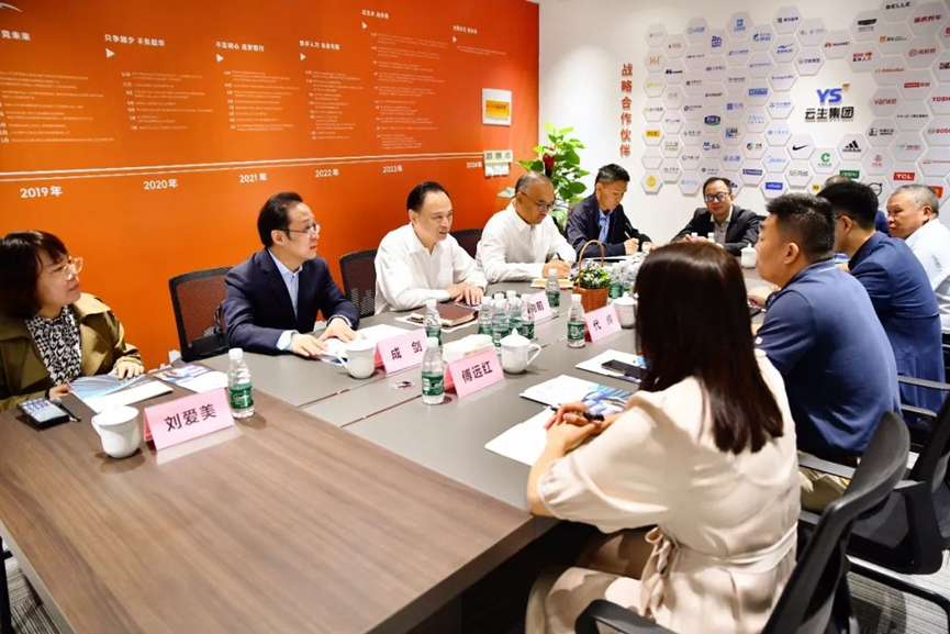 南京市秦淮区委副书记、区政府代区长凌向前一行莅临ag尊龙链接集团南京公司调研指导